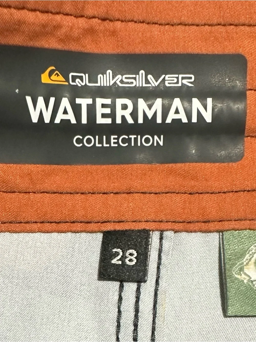 NWT Quiksilver Men’s Waterman Amphibian Tropical Camo Board Shorts Size 28